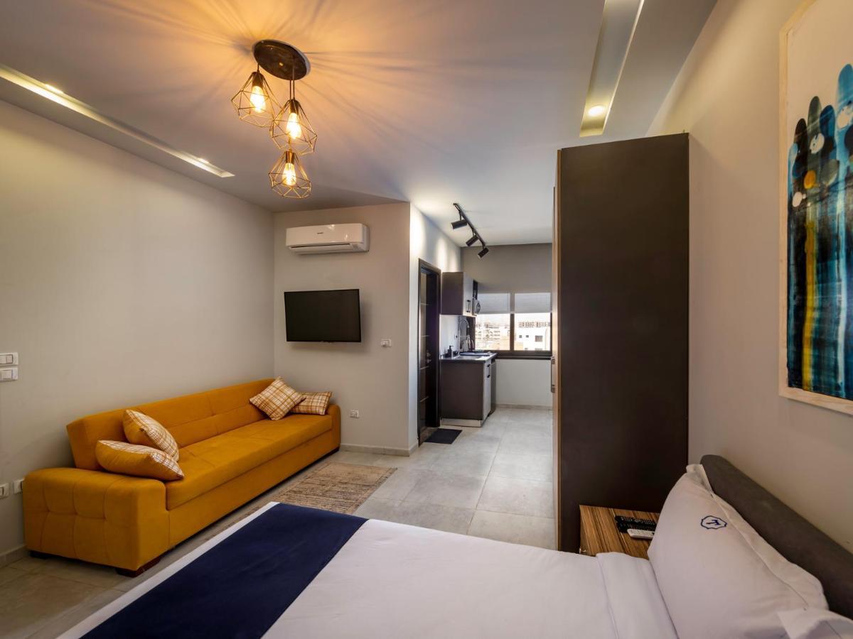 Travelholic Golden Gates Apartman Kairó