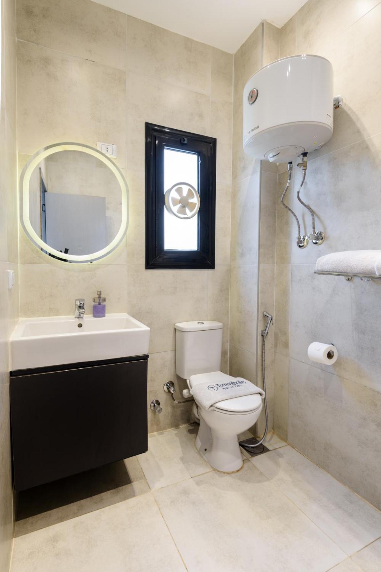 Travelholic Golden Gates Apartman